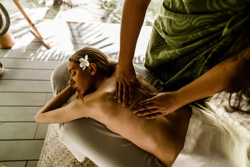 Massage polynésien au spa de The Brando